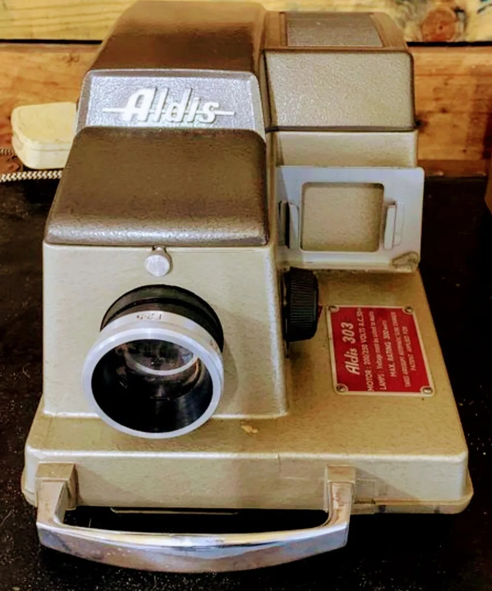 Vintage  ALDIS 303 Vintage 1960s Slide Projector - Image 2