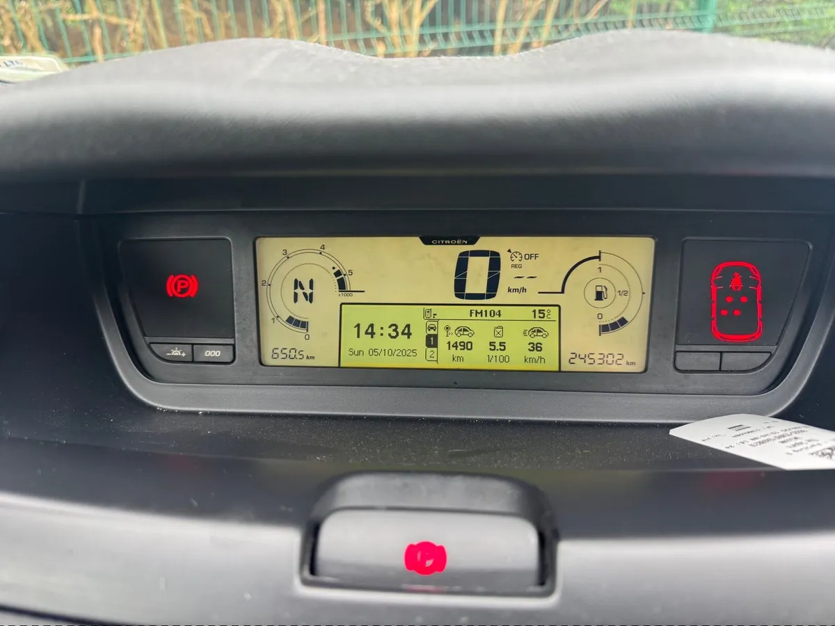 Citroen C4 Picasso 2011 - Image 2