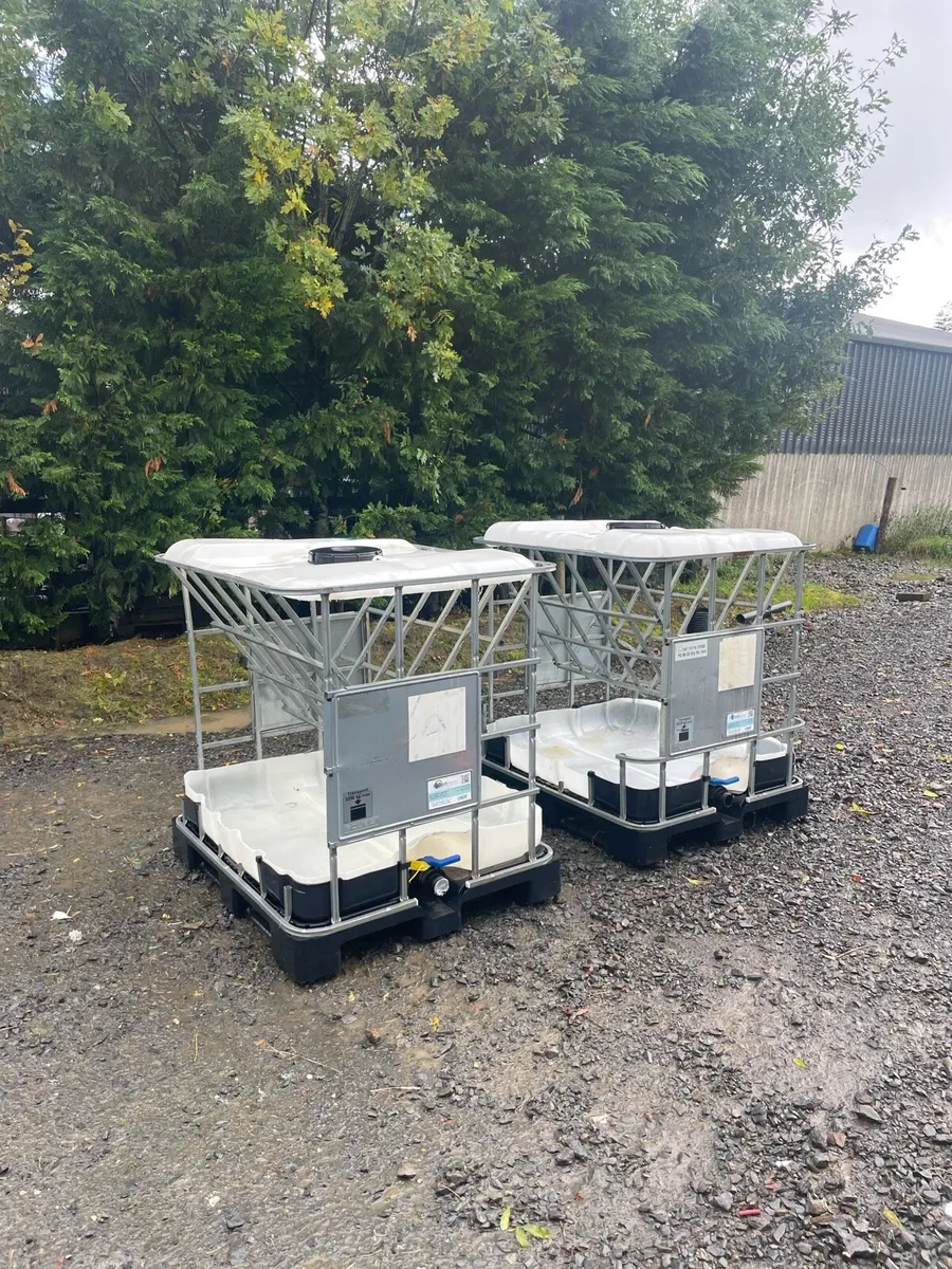 IBC Hay Feeder & Animal Hutch/Pen - Image 2