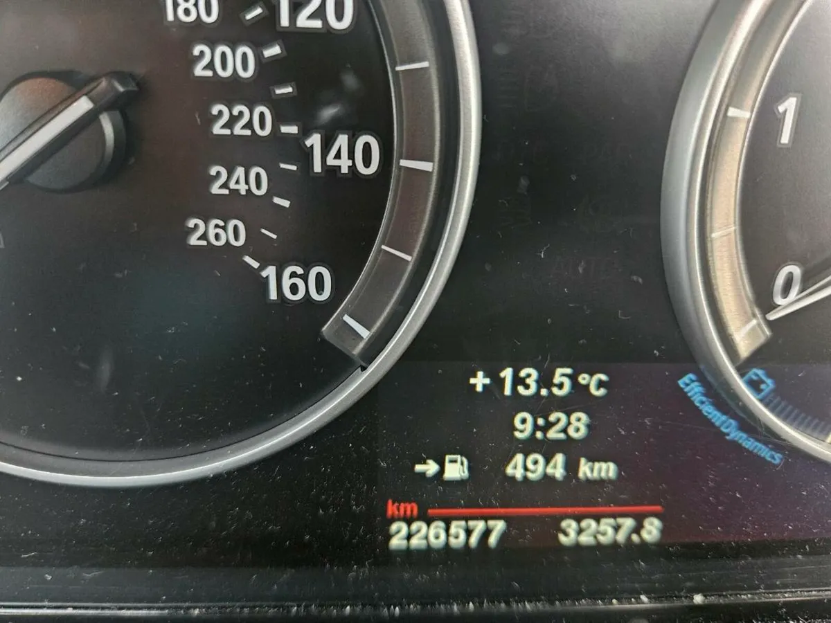 BMW Series 5 - Image 4