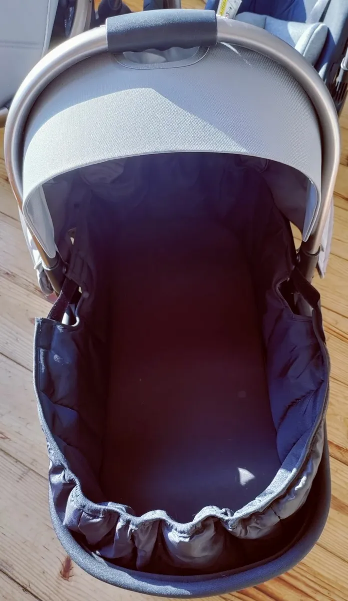 Infababy Ultimo 4 Wheel, 3in1 Travel System. - Image 3