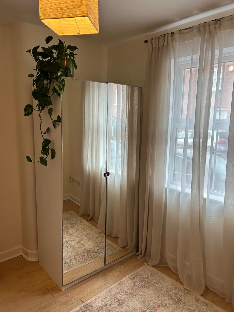 Mirror wardrobe - Image 1