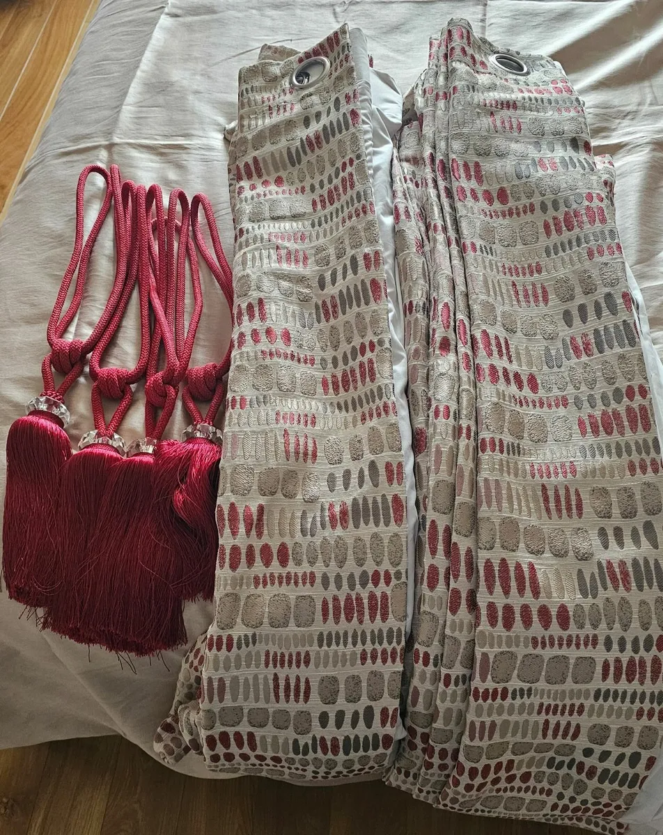 Curtains - Image 1