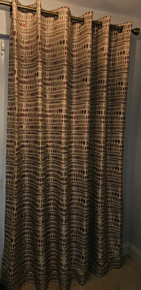 Curtains - Image 2