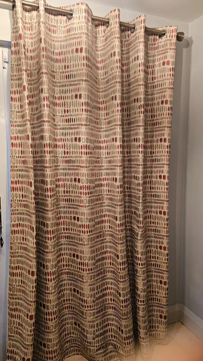 Curtains - Image 3