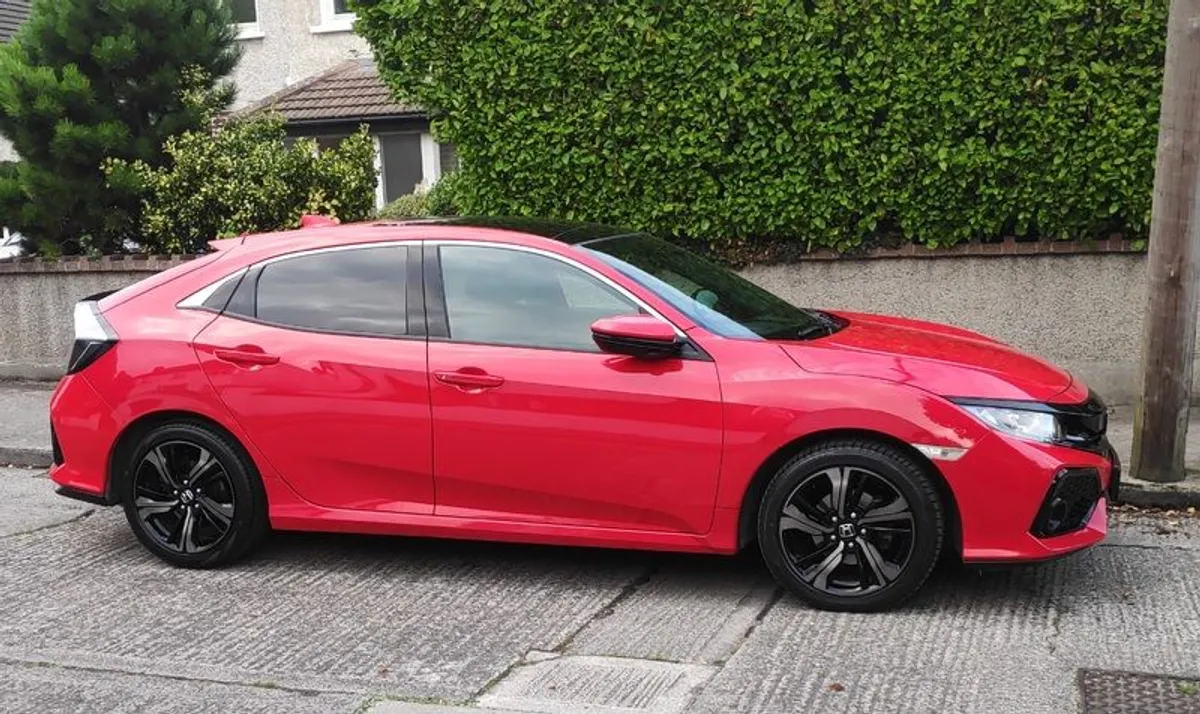 2017 Honda Civic Premium - Image 1