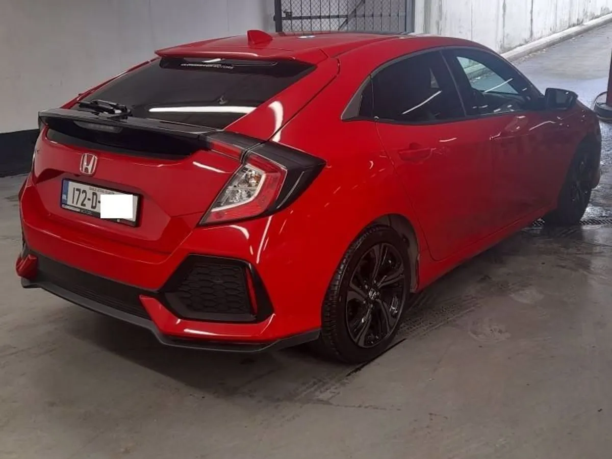 2017 Honda Civic Premium - Image 3