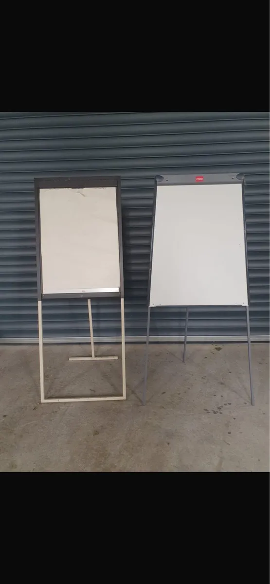 2 Flip Charts
