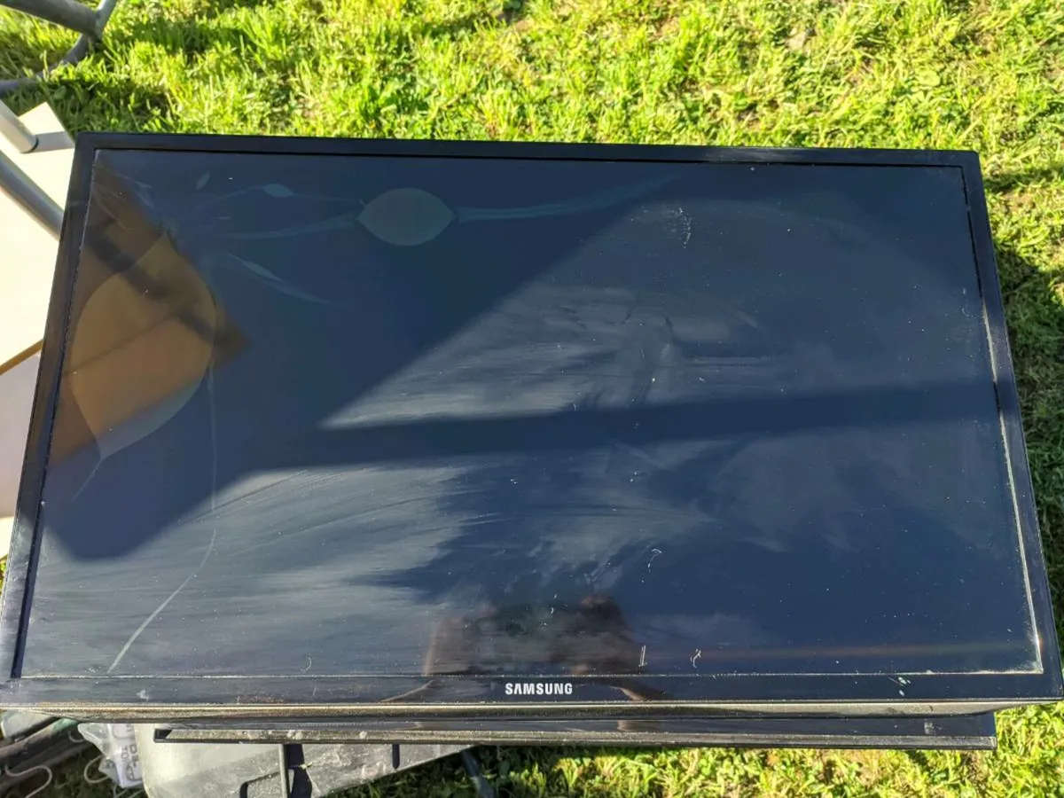 Selection of flat screen TVs - Image 3