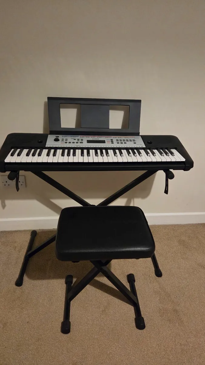 Yamaha YPT-260 Keyboard - Image 1