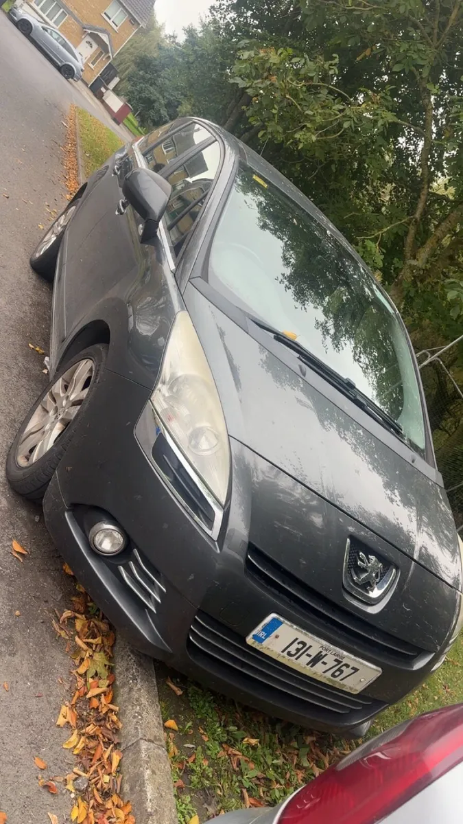 Peugeot 5008 2013 - Image 1