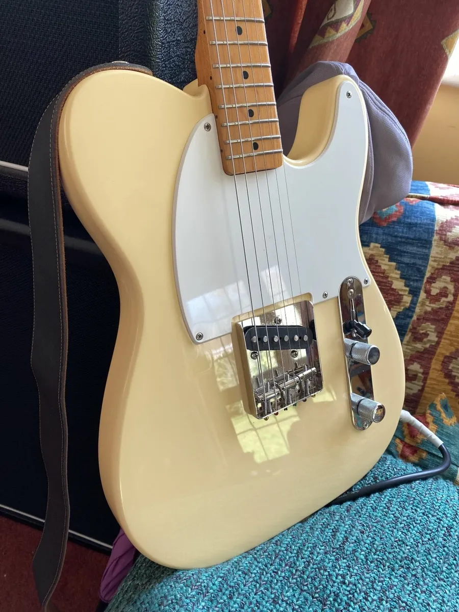 Squire Esquire / Telecaster in pristine condition - Image 1