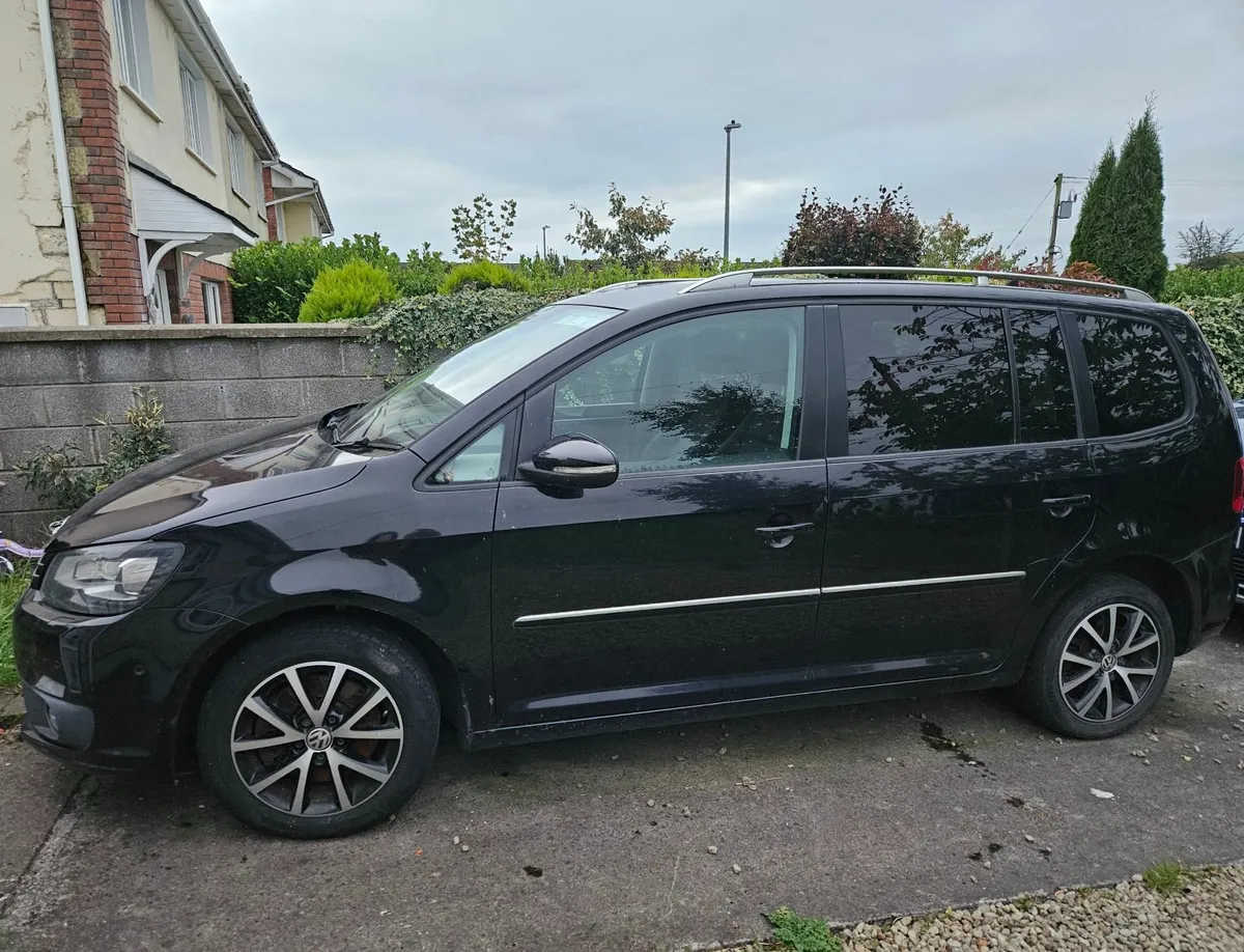 Volkswagen Touran 2013 NEEDS Engine Work - Image 3