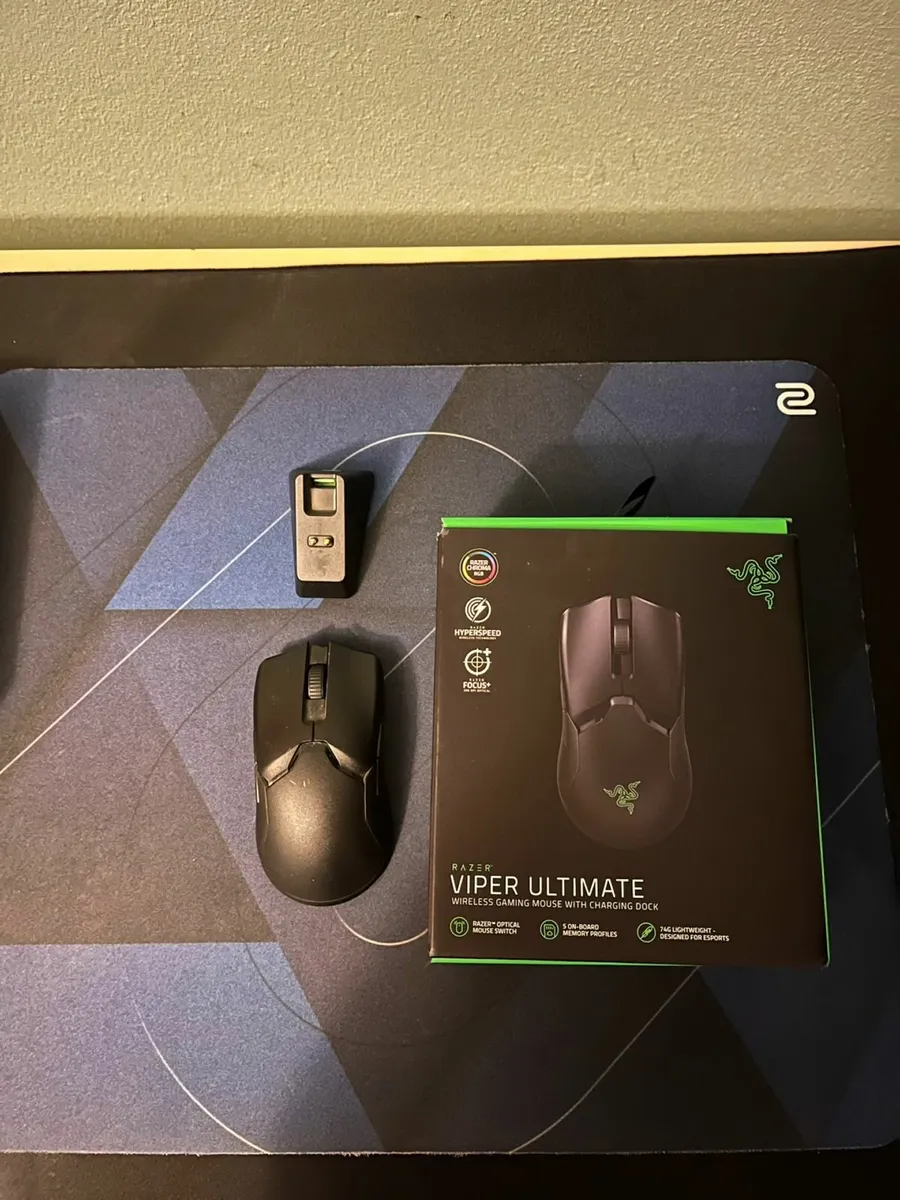Razer Viper Ultimate with Charging Dock