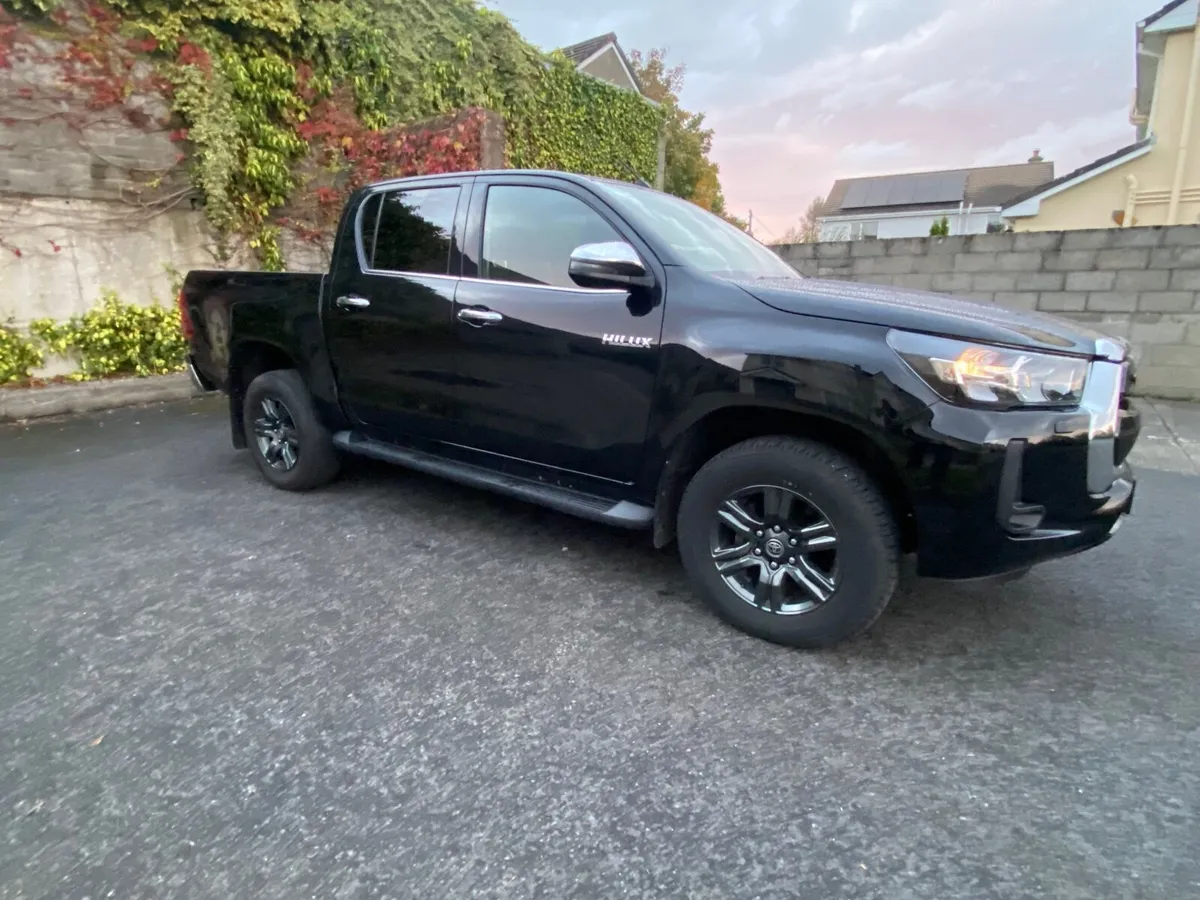 Toyota Hilux 2021 - Image 1