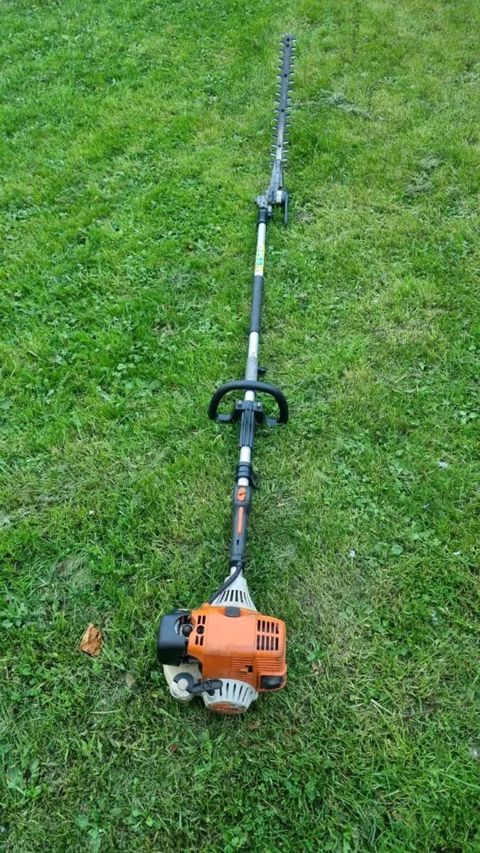 Stihl km130r long reach hedge trimmer - Image 1