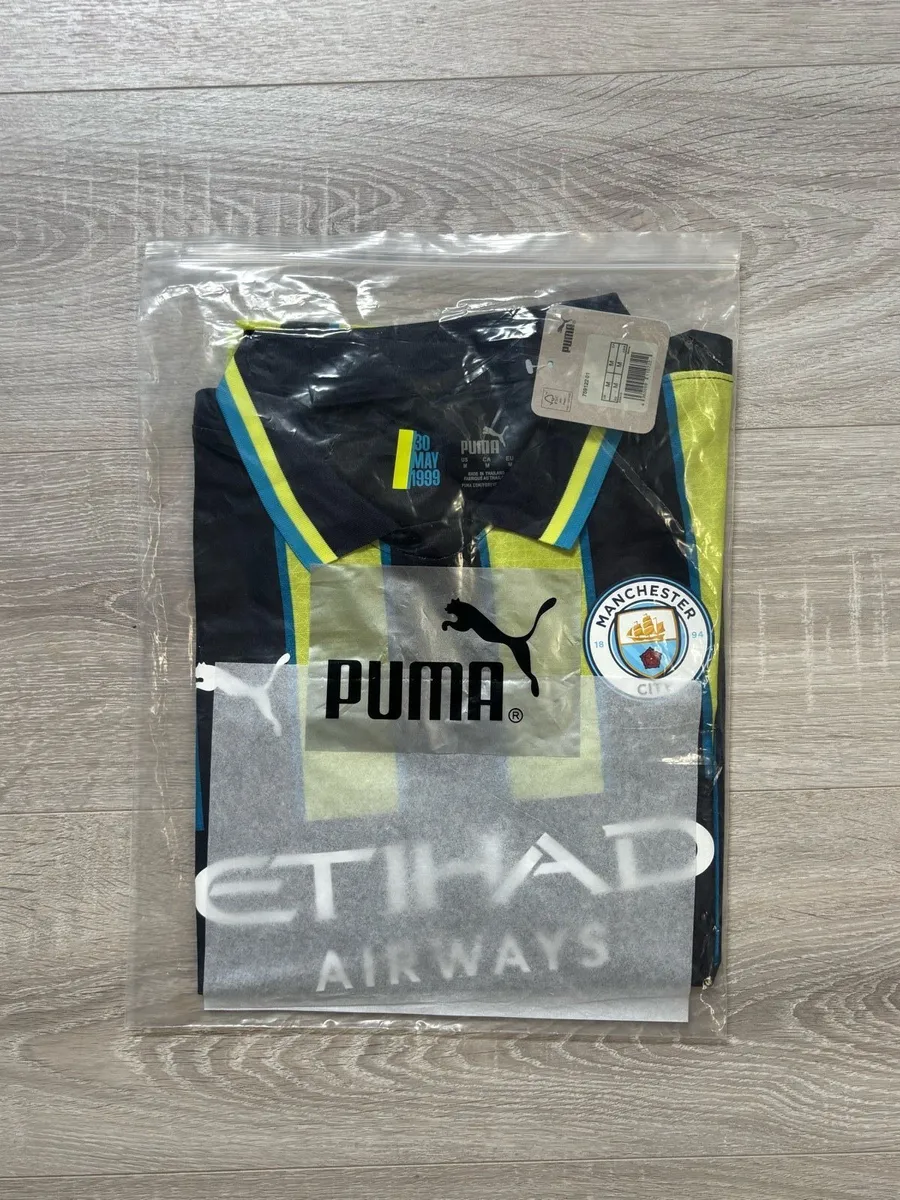 Manchester City away jersey
