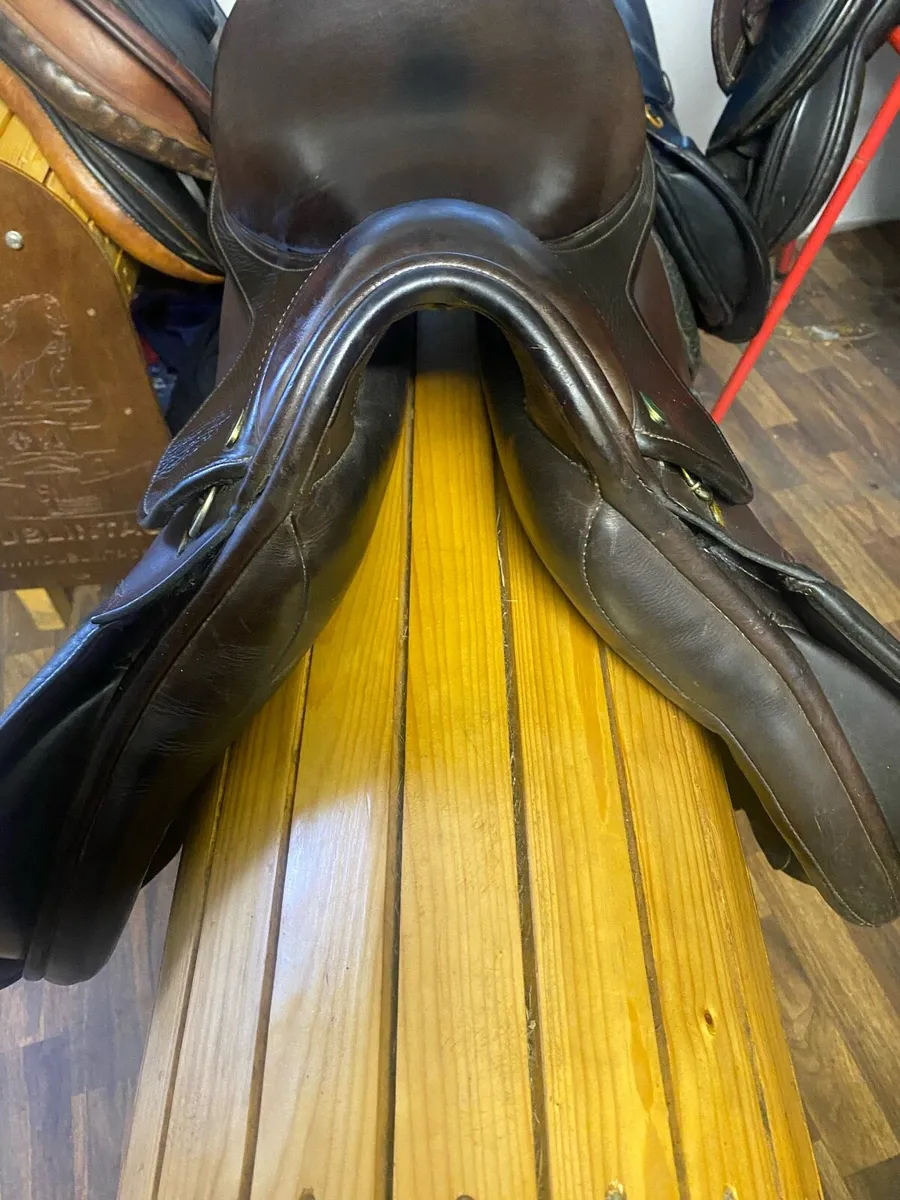 Manor brown Leather saddle narrow - Image 4