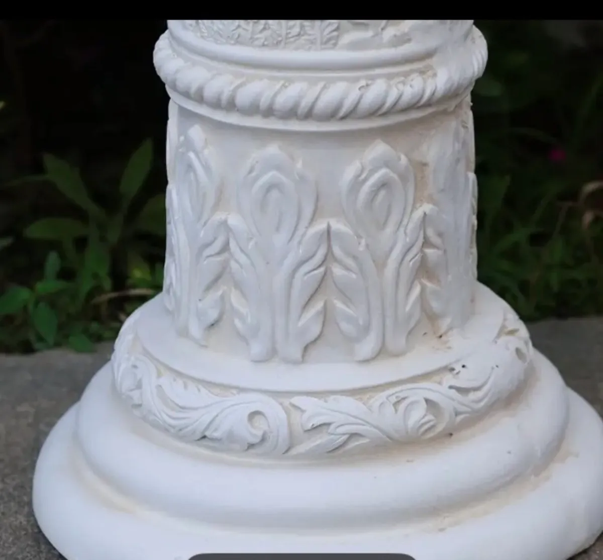 Roman style pillar plant stand free postage - Image 3