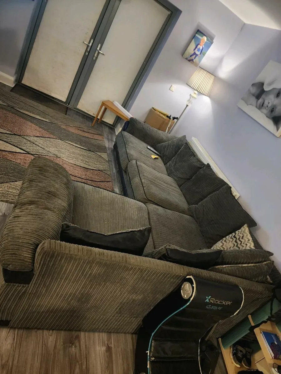 Couch - Image 3