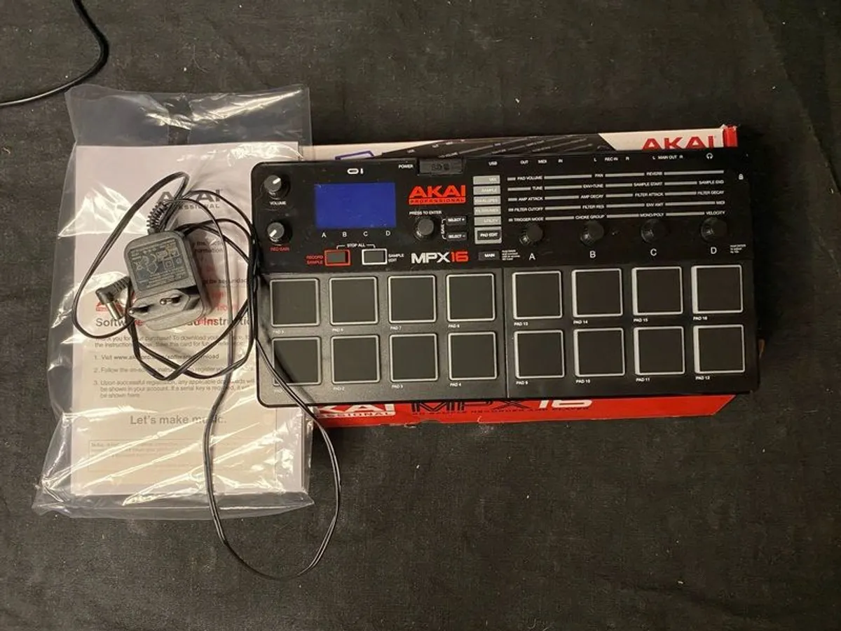 Akai MPX16 SD Sample Recorder and Player - Image 2