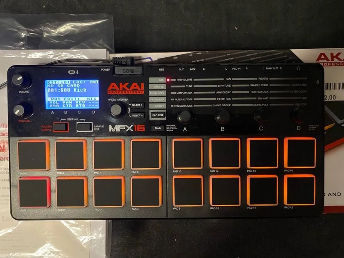 Akai MPX16 SD Sample Recorder and Player - Image 3