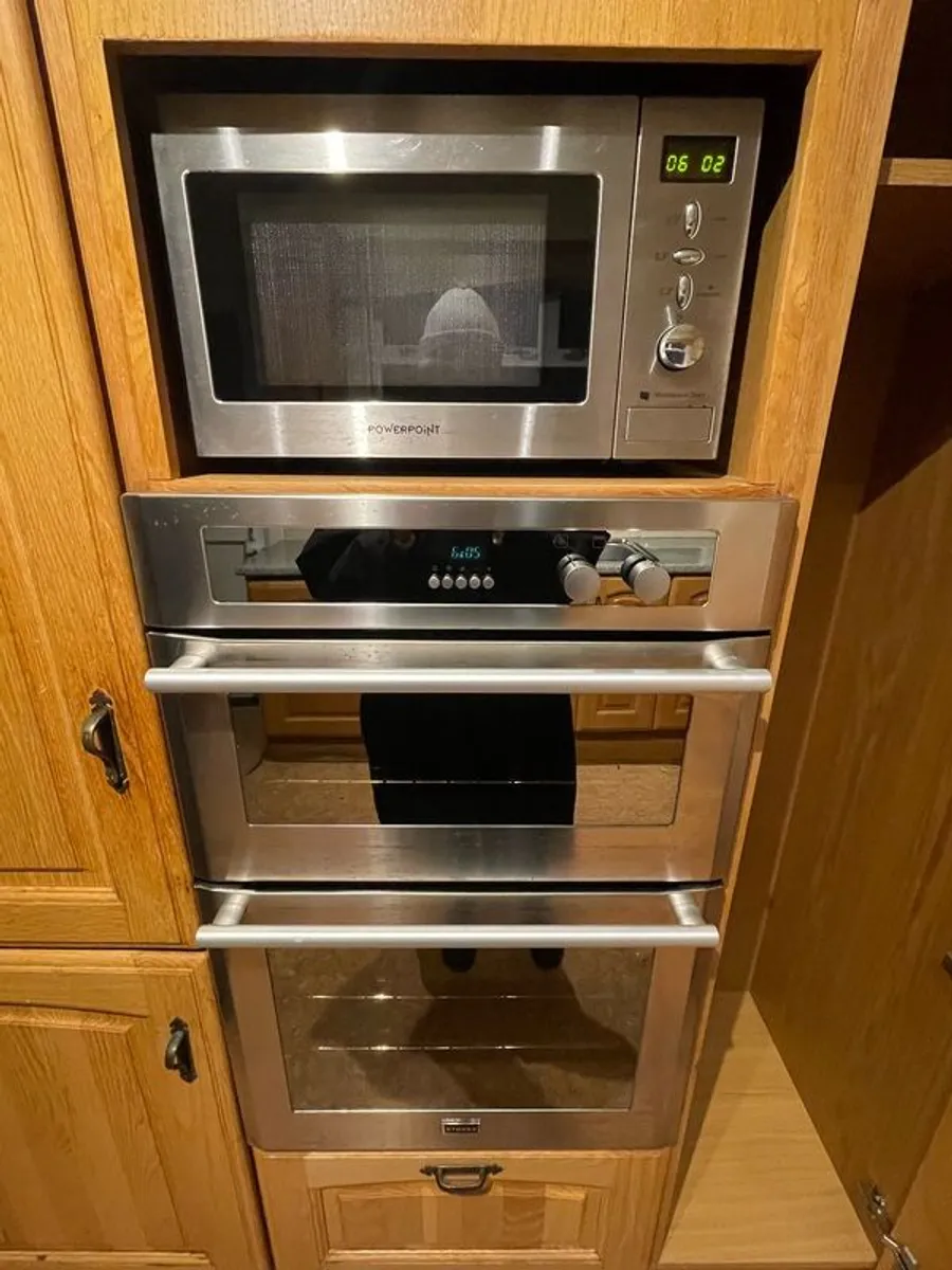 Solid Oak Kitchen with Appliances - Image 3
