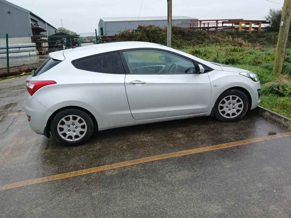 Hyundai i30 2013 carvan 12 month doe tax - Image 1