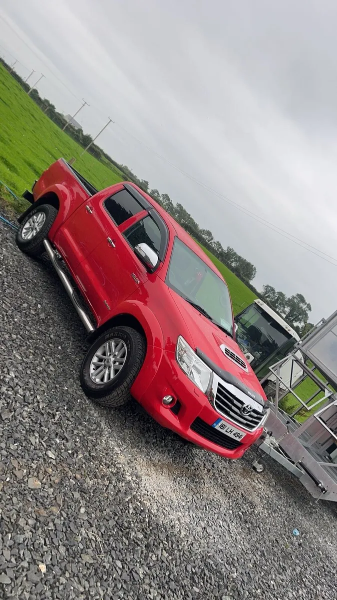 Toyota Hilux - Image 2
