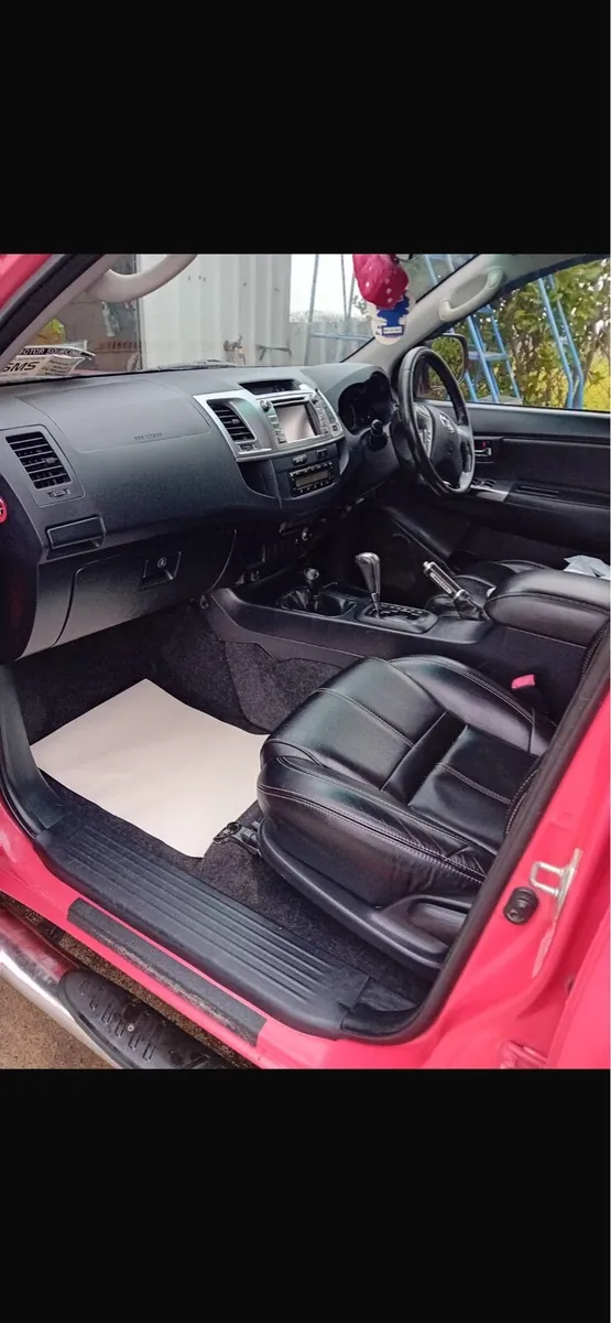 Toyota Hilux - Image 4