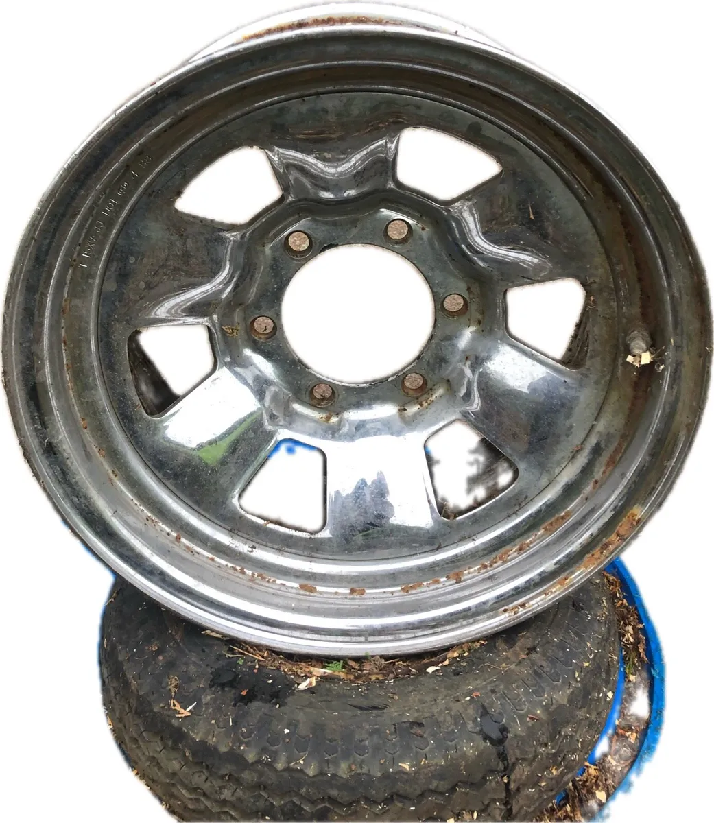 5 chrome 15 inch wheels 6stud and side steps - Image 1