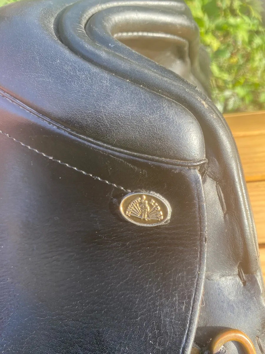 17.5 medium wide black leather saddle - Image 4