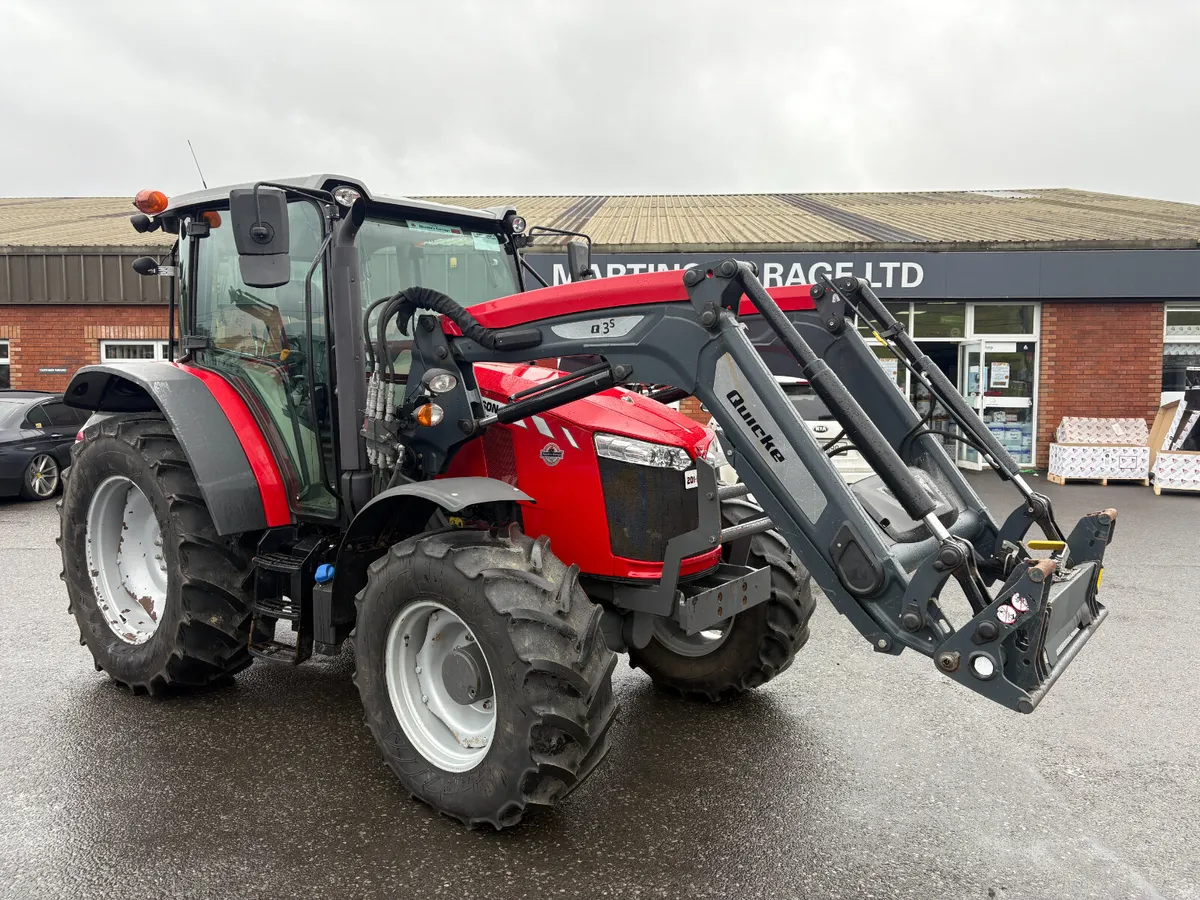 Massey Ferguson 5711 - Image 1
