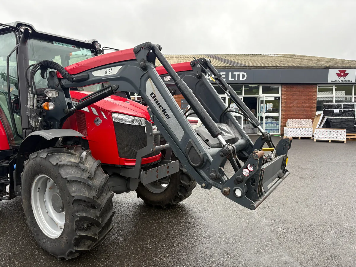Massey Ferguson 5711 - Image 2
