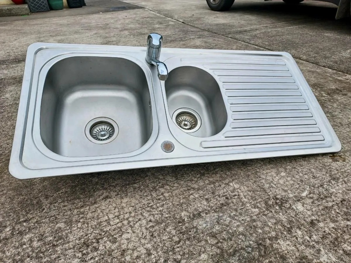 Kitchen sink - Image 1