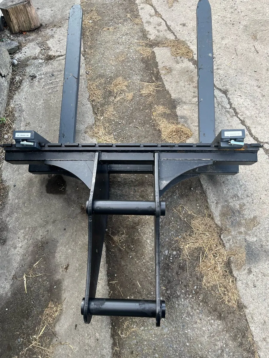 13t 65mm pin pallet forks - Image 1