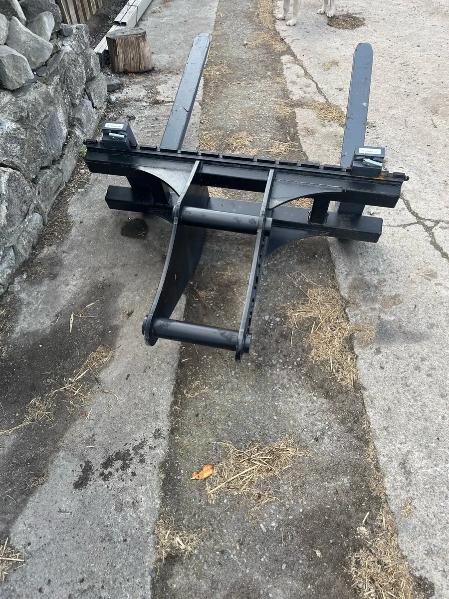 13t 65mm pin pallet forks - Image 4