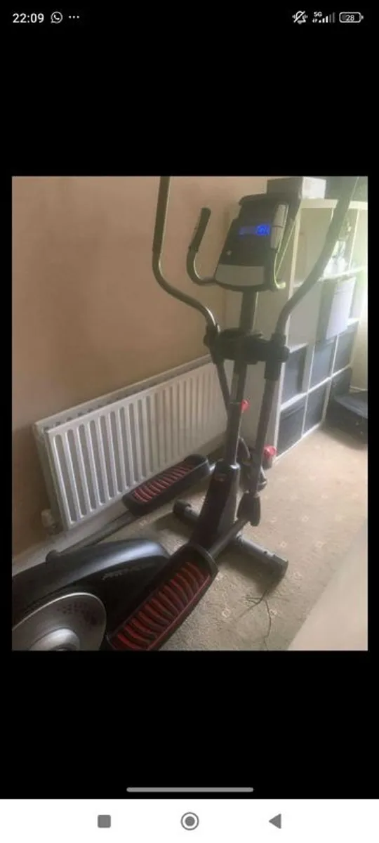 Cross trainer - Image 1