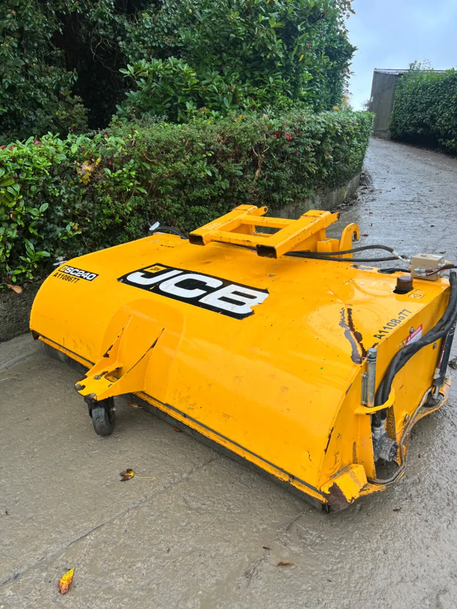 Jcb SC240 Road sweeper collector brush - Image 4