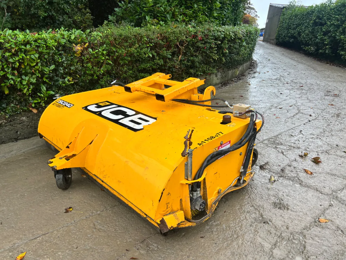 Jcb SC240 Road sweeper collector brush - Image 2