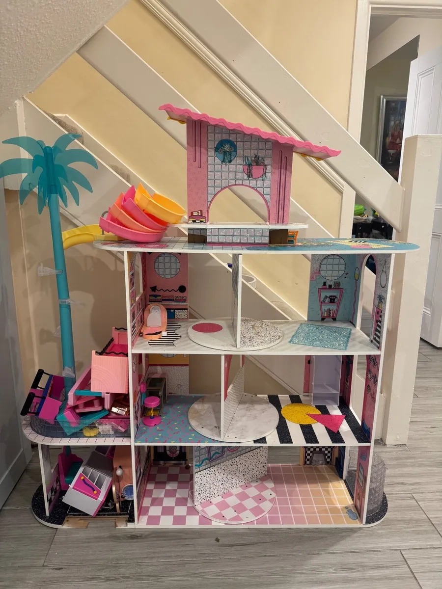 LOL SURPRISE Dollhouse
