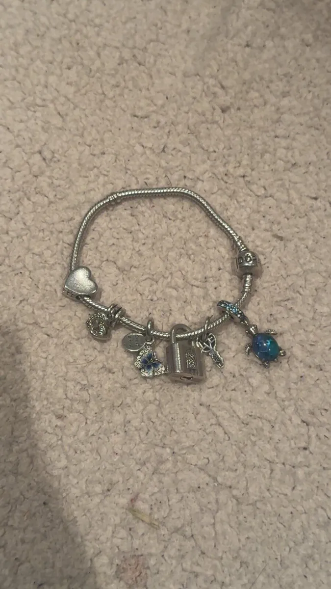 pandora bracelet - Image 1