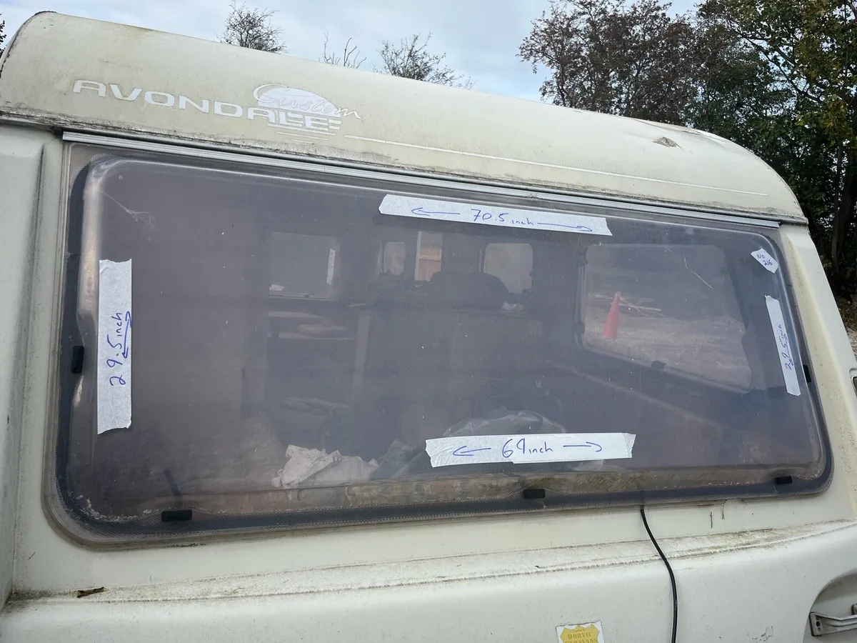 Caravan parts and windows - Image 2