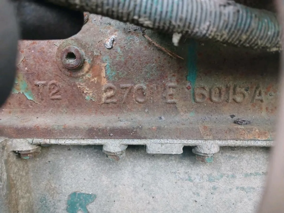Ford engine with pump - Image 3