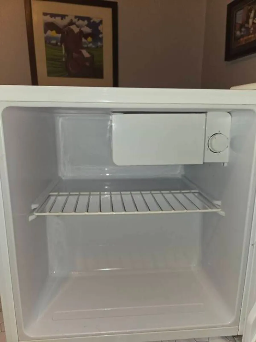 Mini Fridge - Image 3