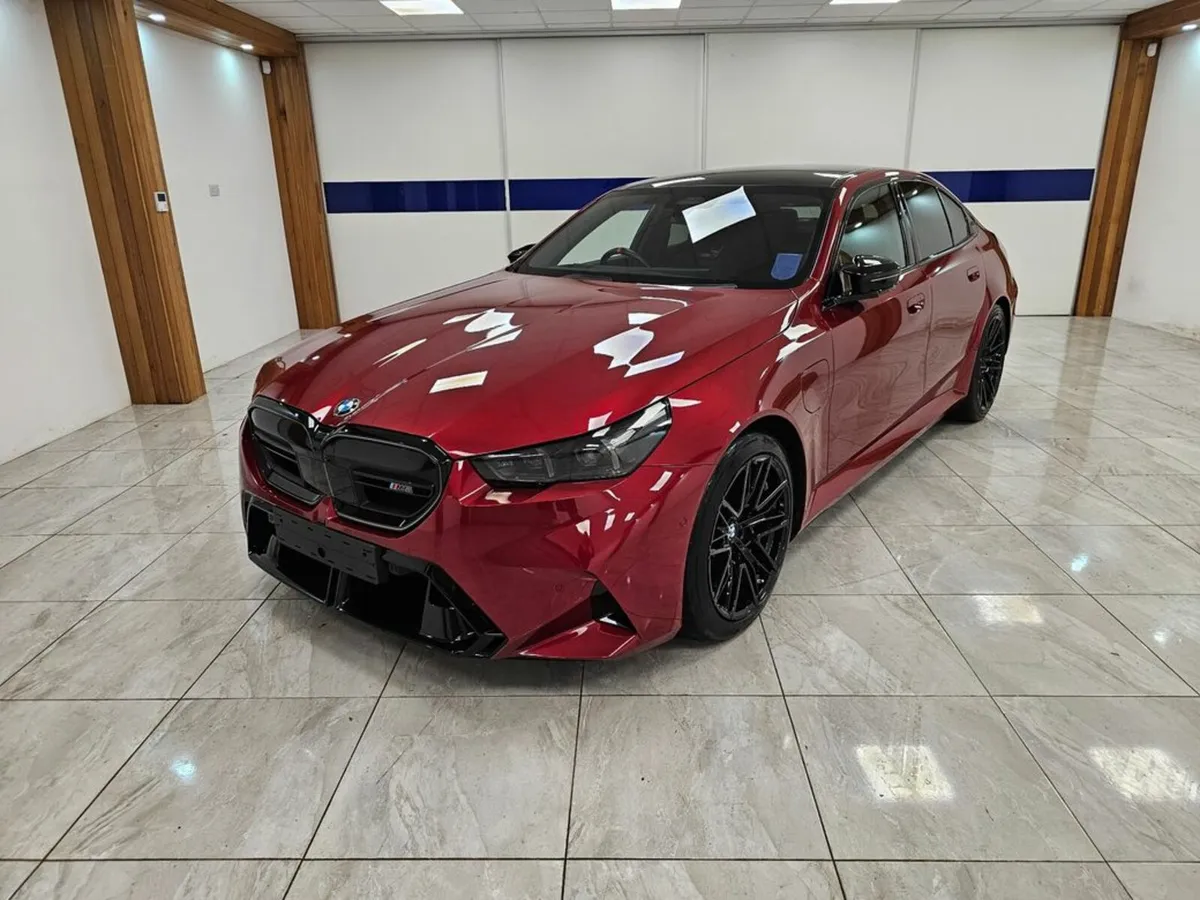 BMW M5 STUNNING COLOUR - Image 1
