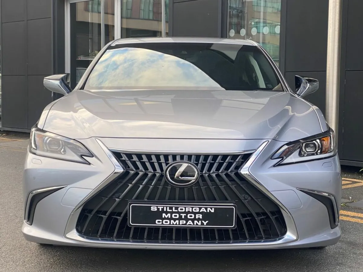 Lexus ES 300H - Image 2