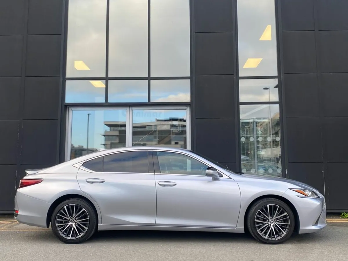 Lexus ES 300H - Image 4