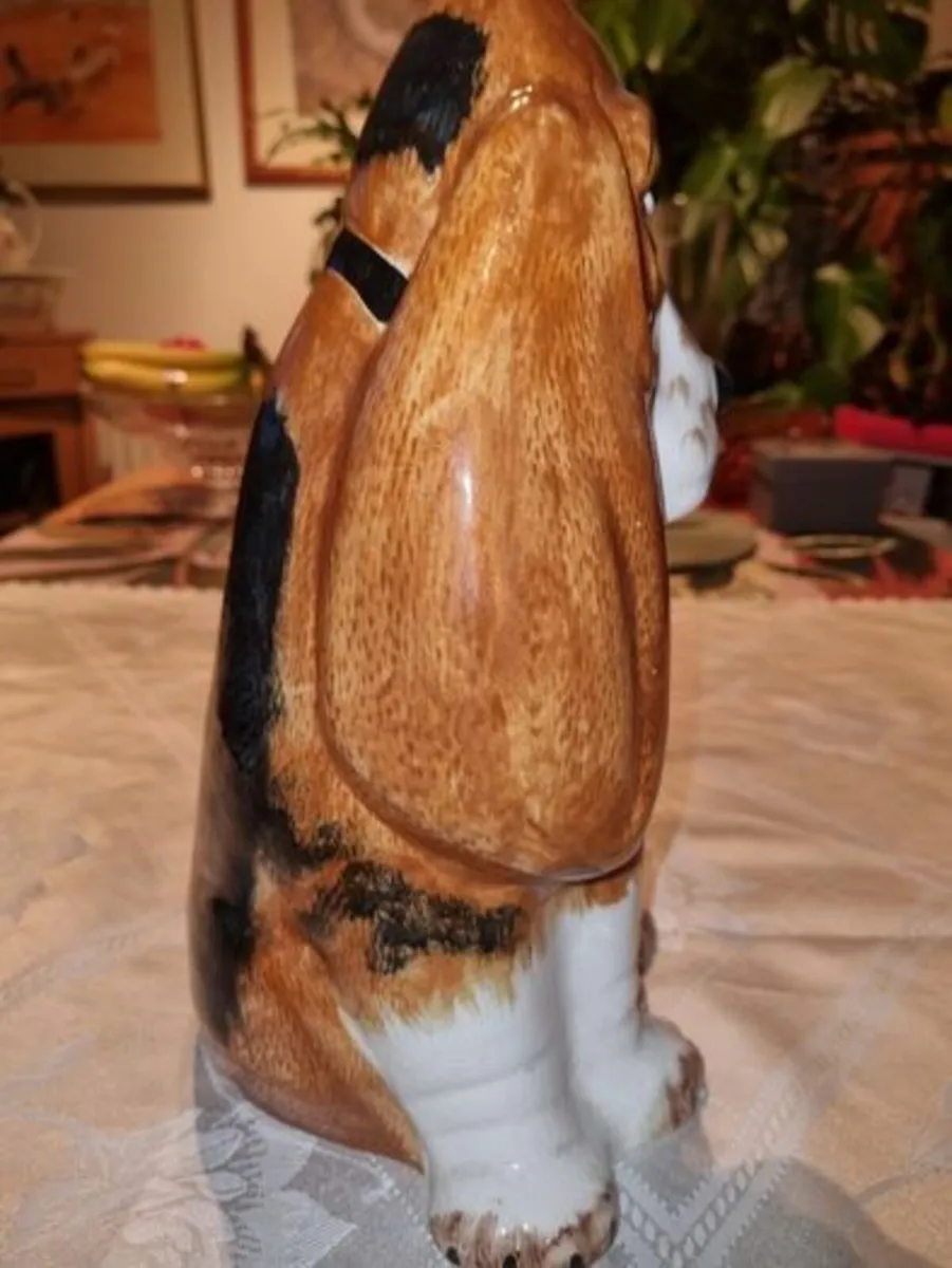 Large English Ceramic Pottery Hound Dog - Image 4