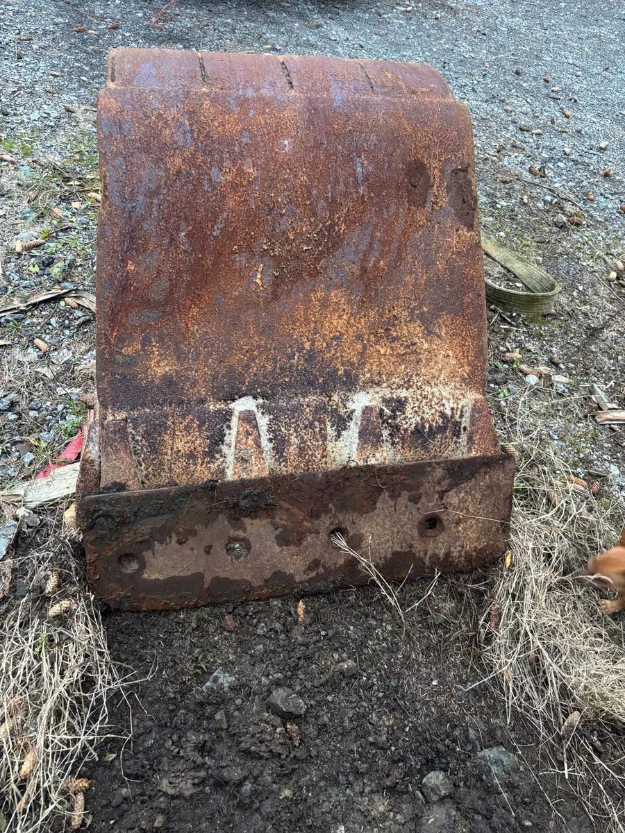 Buckets - Image 3